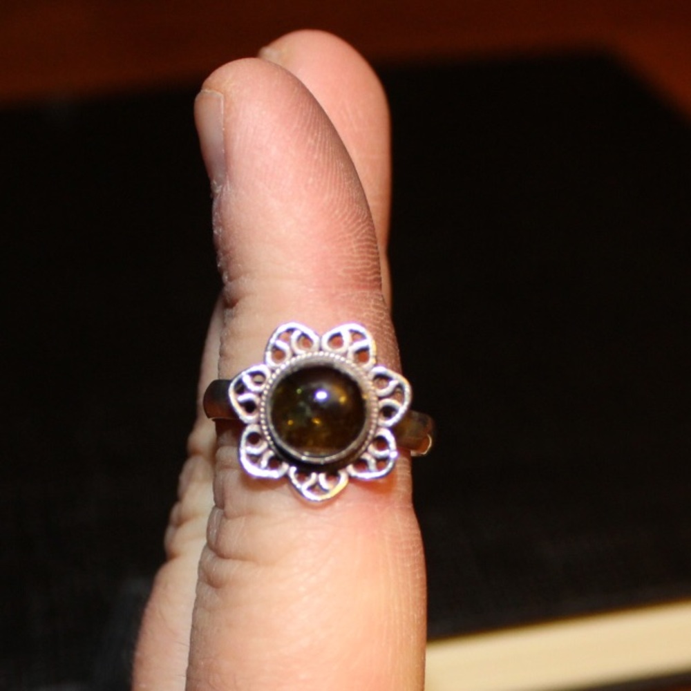 Ring - Picture 2 of 8